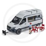 IGRAČA AVTODOM Z VOZNIKOM